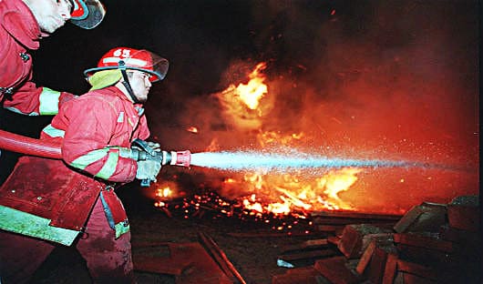 Perú necesita 600 compañías de bomberos para atender emergencias.