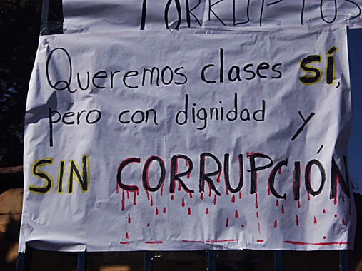 Este letrero evoca el sentir de todos los cantueños: No a la Corrupción/ Foto: Javier Contreras (Spacio Libre)
