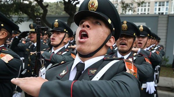 Un año más de lucimiento militar y policial. ¿Es necesario?  / Foto: Andina