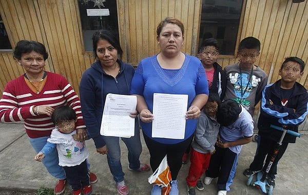 Parte de las familias que están abandonadas por la Municipalidad de Lima "Nos sentimos estafados" señalan / Foto: Exitosa Diario