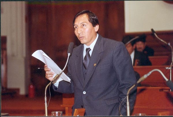 Carlos Almerí cuando todo era chévere como congresista / Foto: Congreso de la República